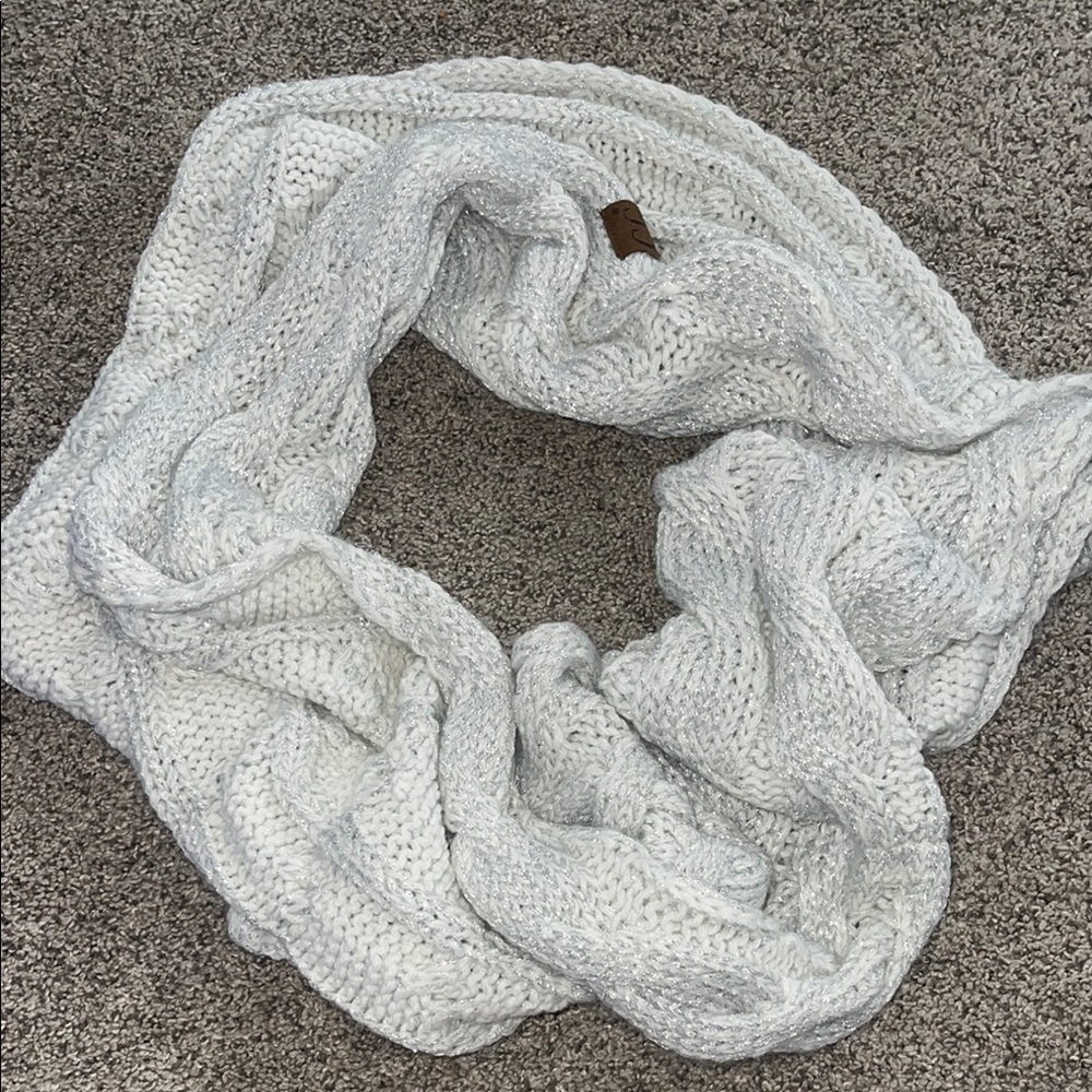CC White Cable Knit Scarf